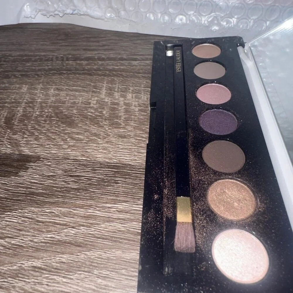 ESTEE LAUDER Lisa Perry Pure Color Eye Shadow Palette‎ 7 color